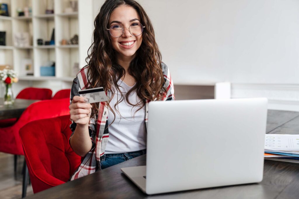 How Online Banking Can Help You Save Time and Money